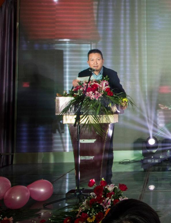 年會(hui)風采(cai)！！！